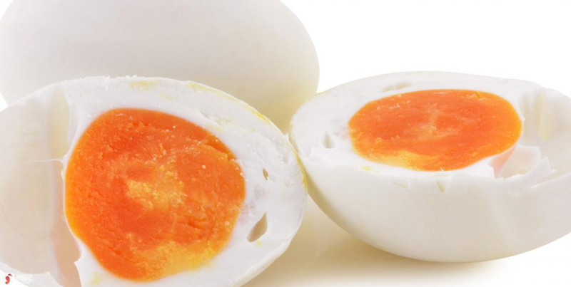 Cách làm trứng vịt muối tro ngay tại nhà